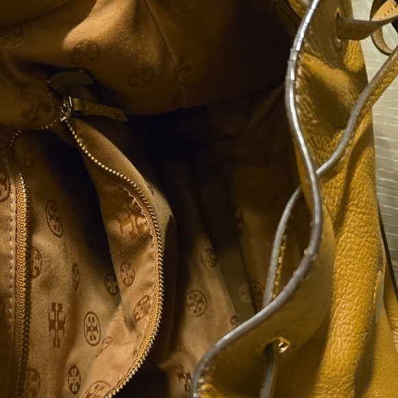 Tory Burch Leather Brody Backpack - Picture 4 of 7